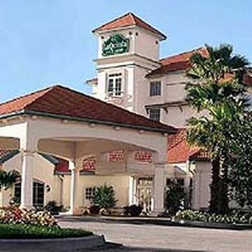 Hotel Howard Johnson By Wyndham Moore 2*