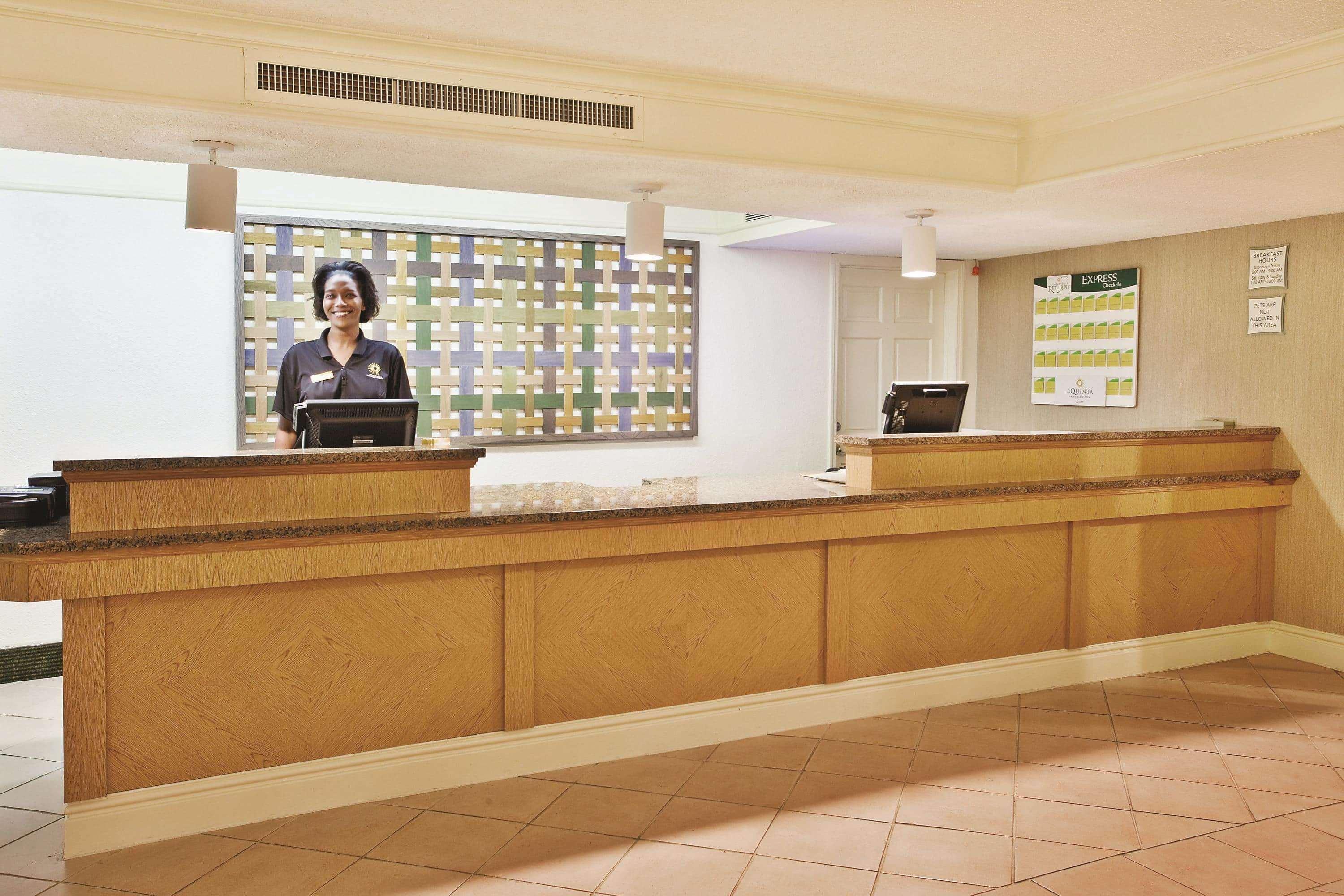 Howard Johnson By Wyndham Moore Hotel 2*
